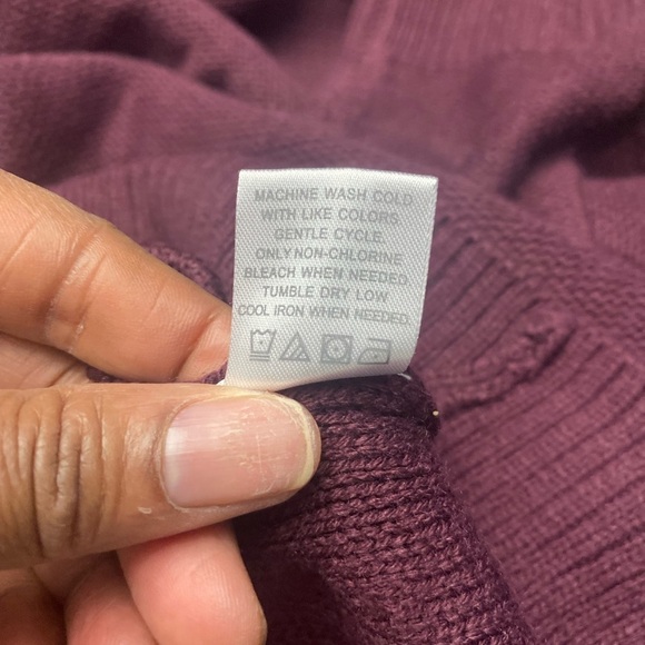 Madison + Hudson sweater dress size M
100% acrylic - Picture 9 of 9